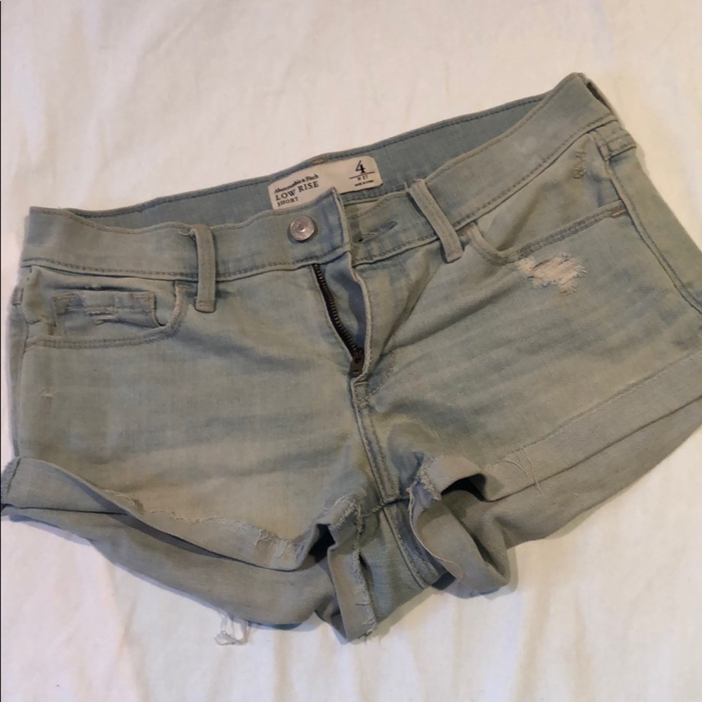 Abercrombie &Fitch low rise short